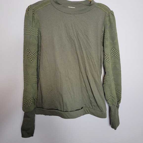 Medium Tiny Anthropologie Army Green Lace Embroidered Sleeve Top - Picture 1 of 5